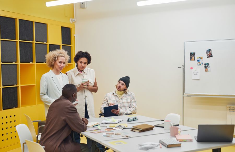 Société (SAS, SARL…) en situation de travail.