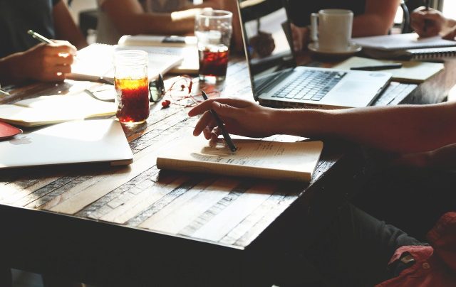 Compte professionnel multi‑devises : quelle solution choisir